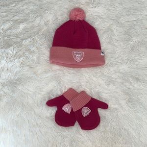 Bennie and gloves set. Football team: Raiders